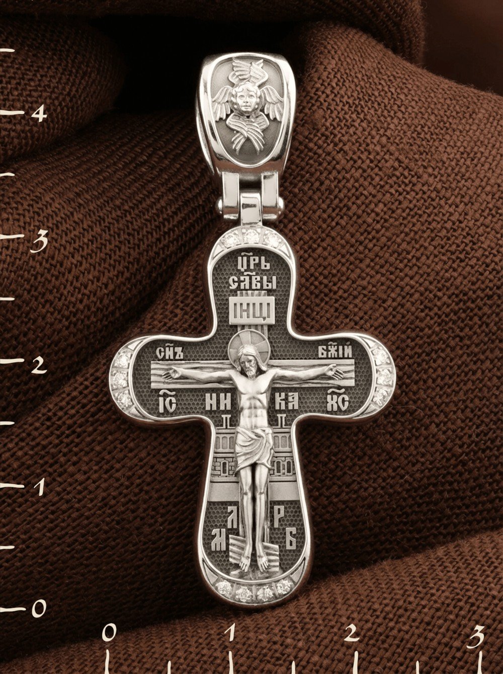 Крест из белого золота c бриллиантами
