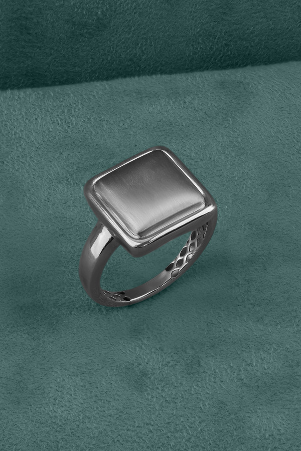 Кольцо из белого золота