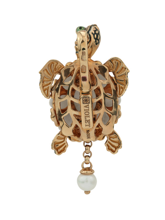 Подвеска из золота c эмалью, жемчугом и бивнем мамонта