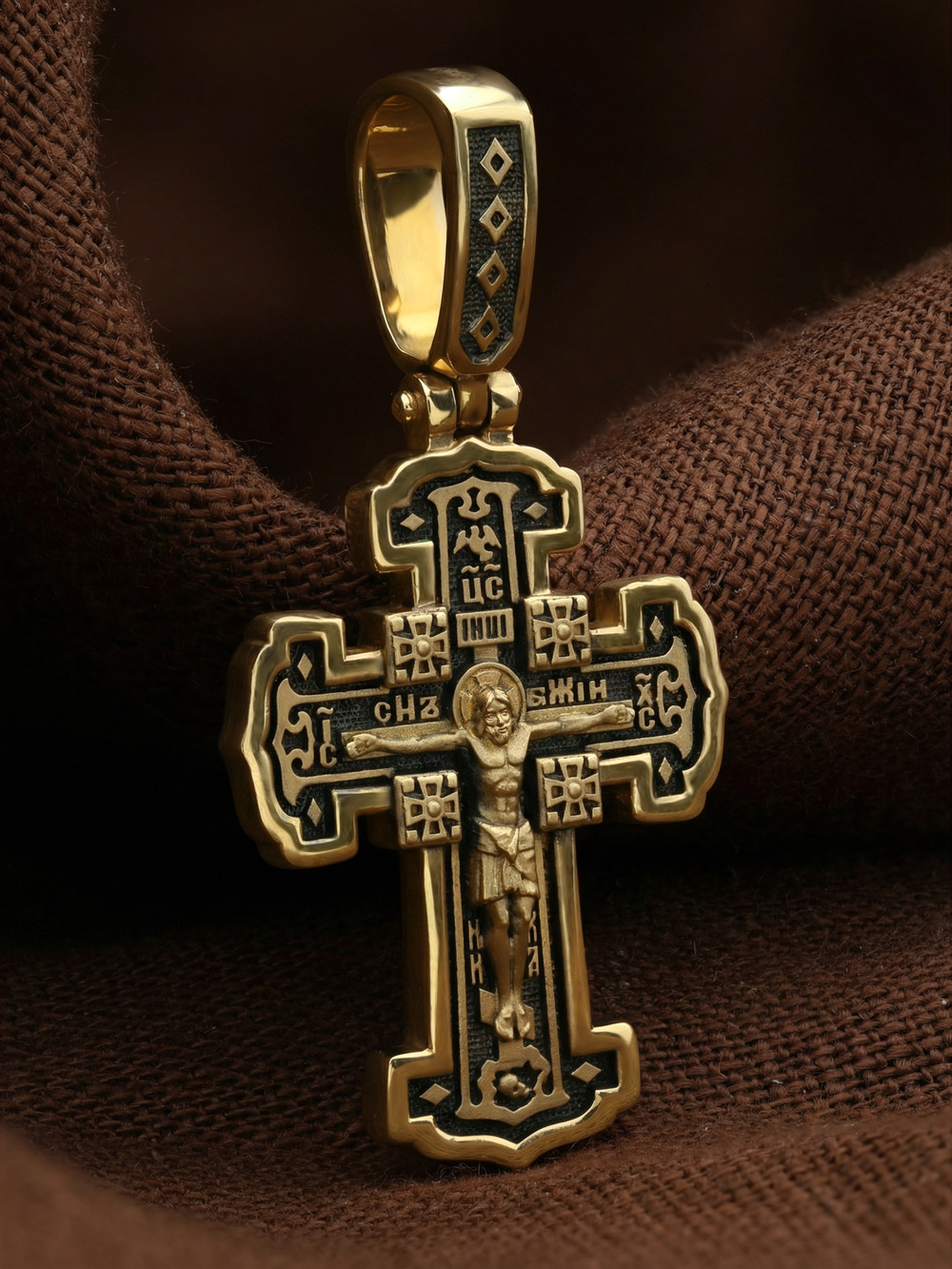 Крест из лимонного золота