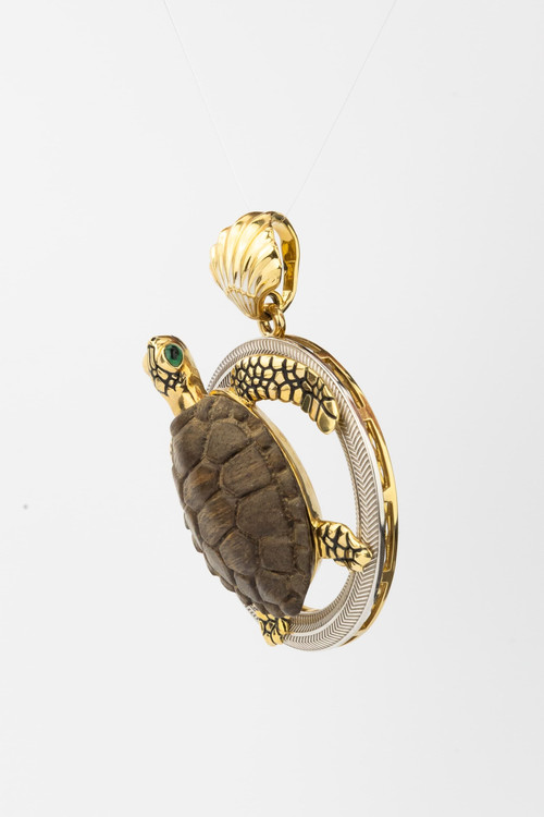 Подвеска из лимонного золота c эмалью и железным деревом