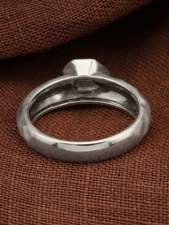 Кольцо из белого золота