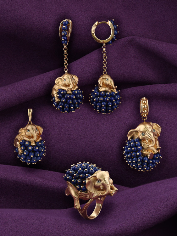 Кольцо из золота c эмалью и лазуритом