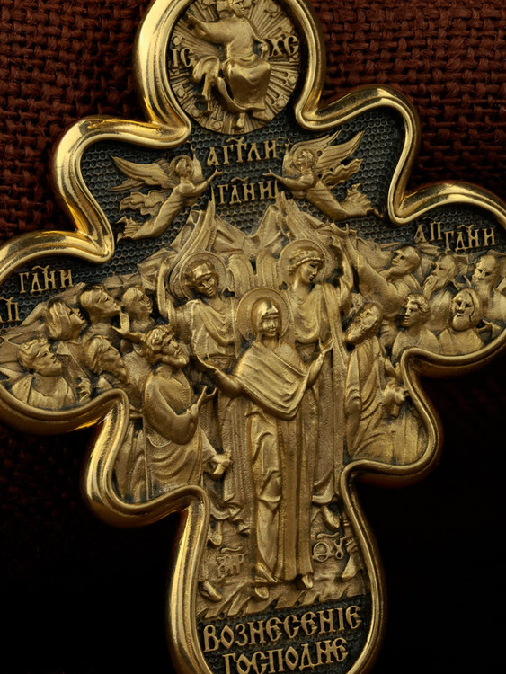 Крест из лимонного золота