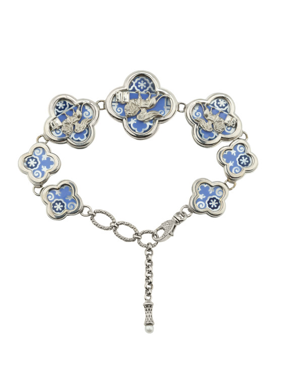 Браслет из белого золота c эмалью, жемчугом и перламутром