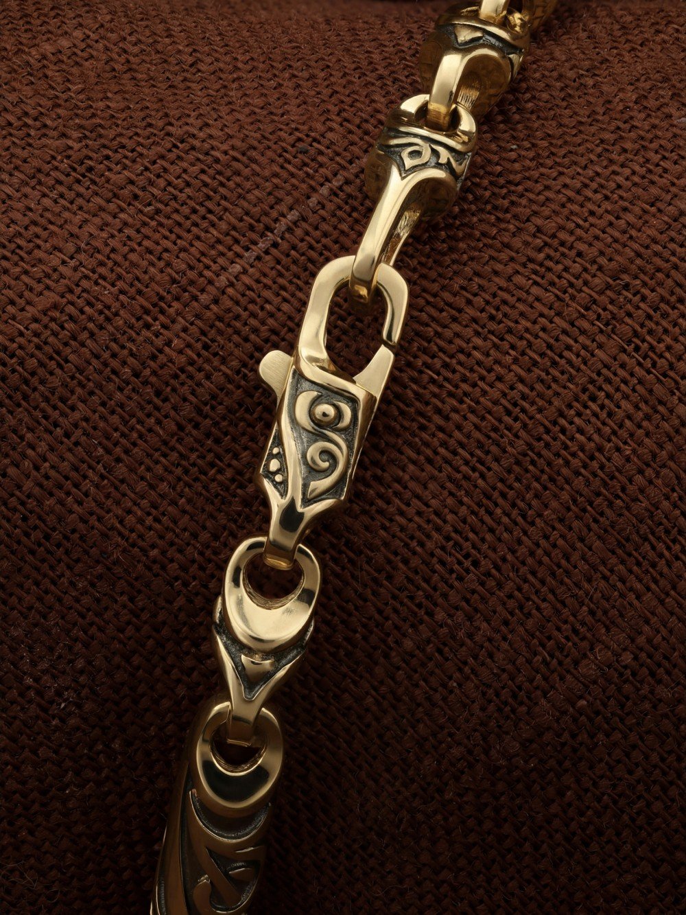 Браслет из лимонного золота