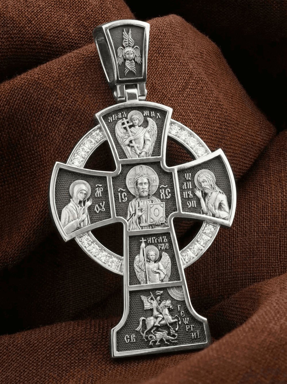 Крест из белого золота c бриллиантами