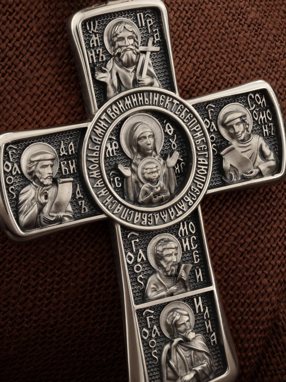 Крест из белого золота