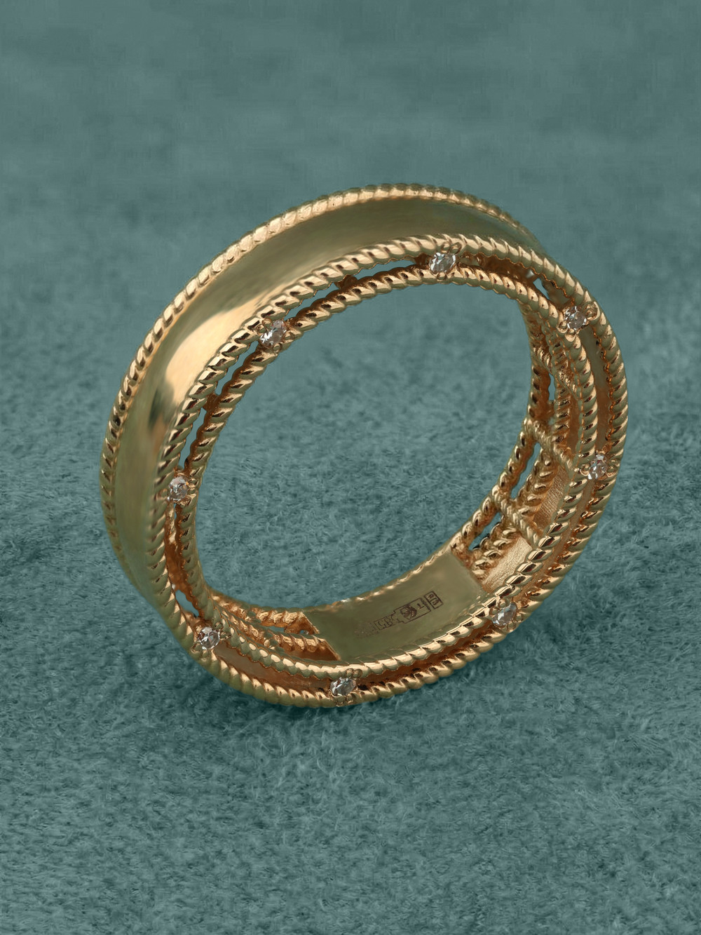 Кольцо из золота c бриллиантами