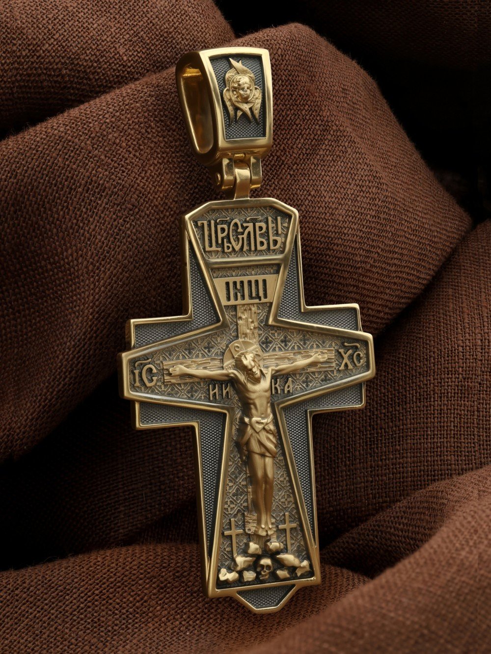 Крест из лимонного золота