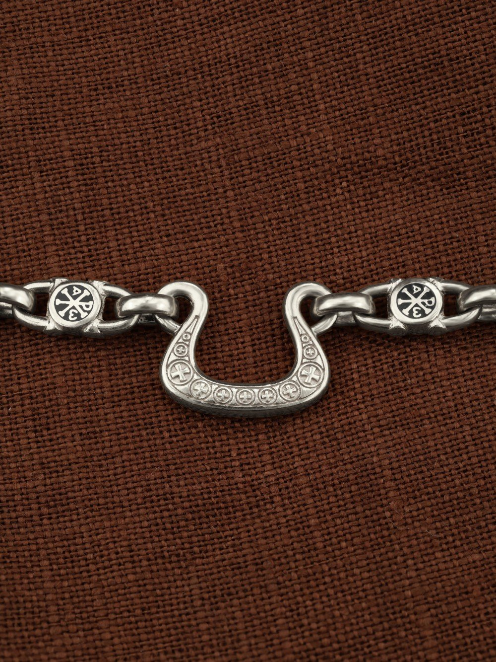 Цепь из белого золота c эмалью