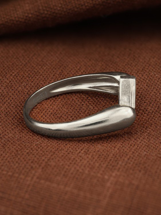 Кольцо из белого золота