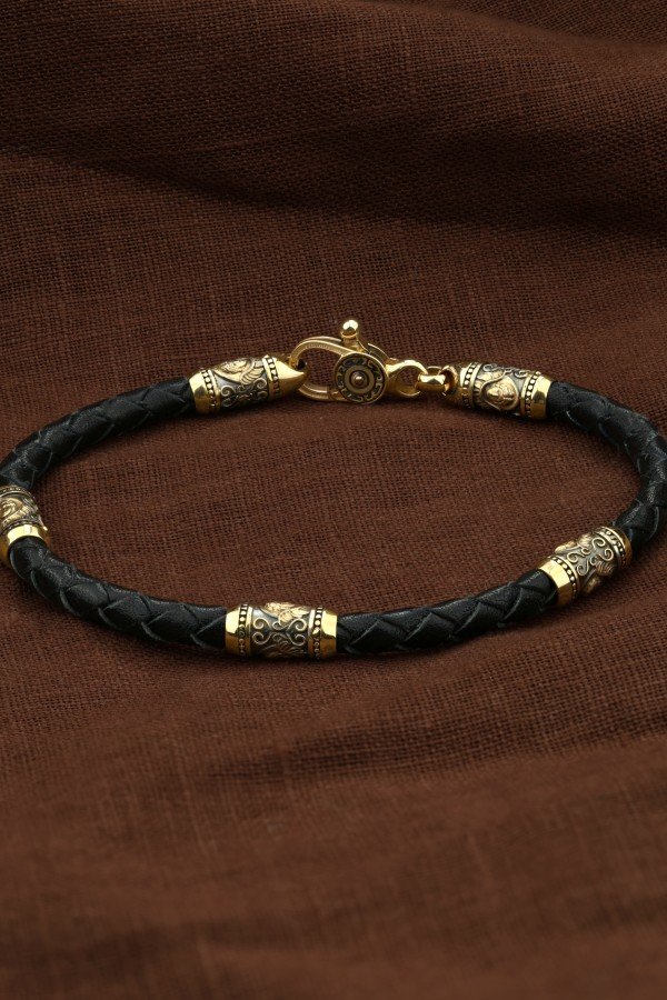 Браслет из лимонного золота c кожаным шнурком