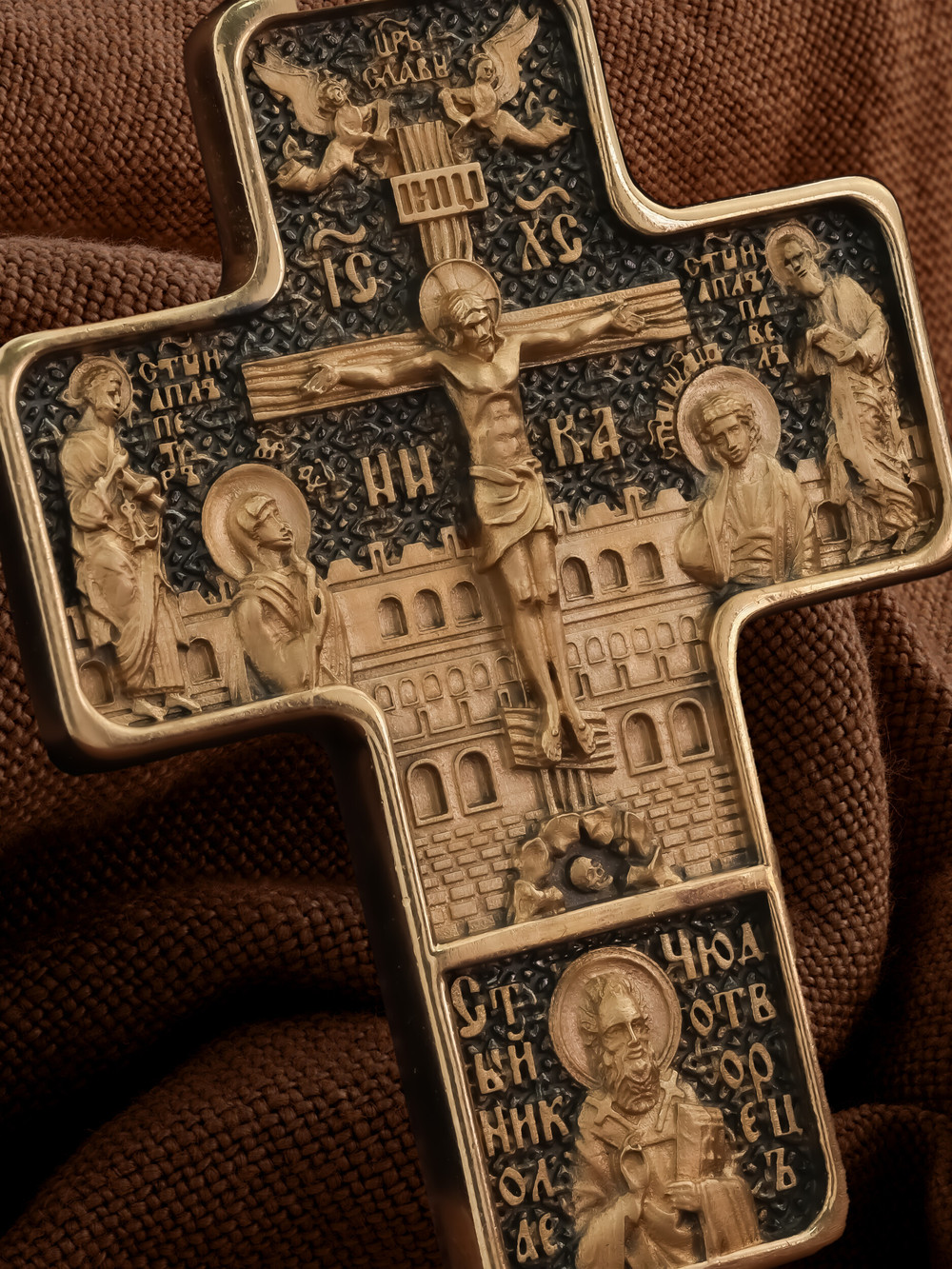 Крест из золота