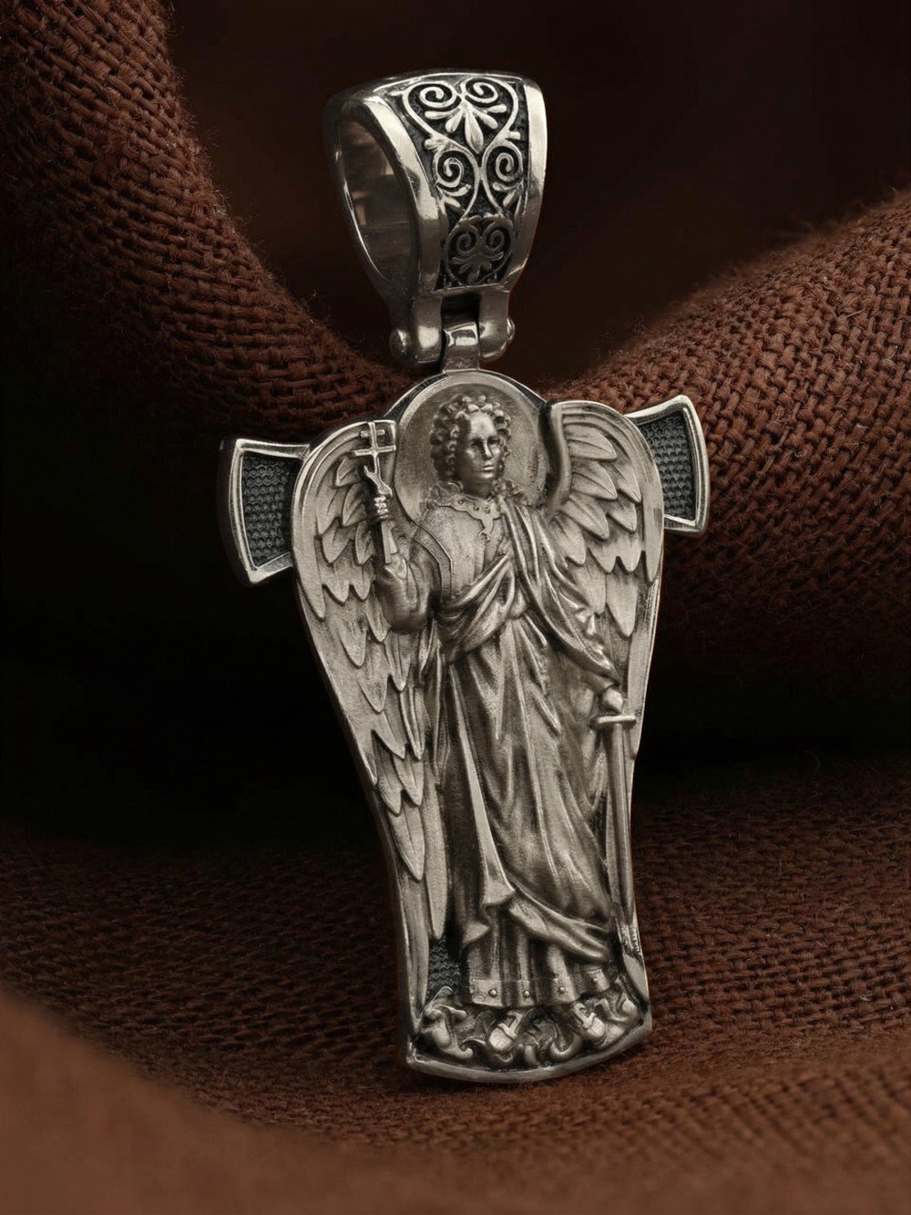 Крест из белого золота