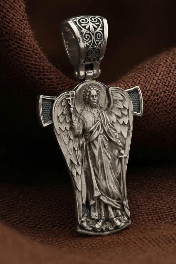 Крест из белого золота