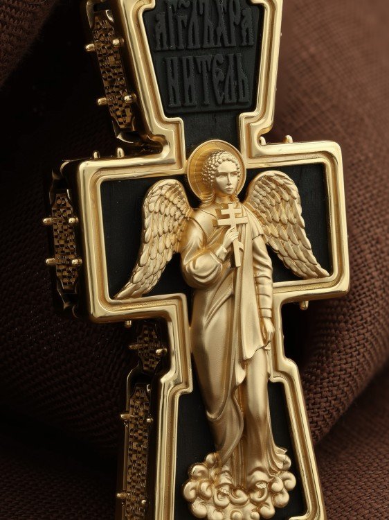 Крест из лимонного золота c эбеновым деревом