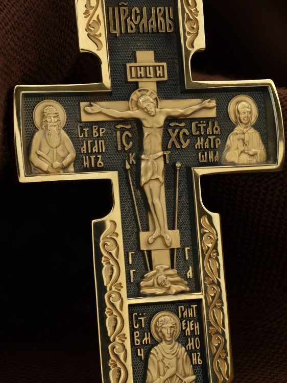 Крест из лимонного золота