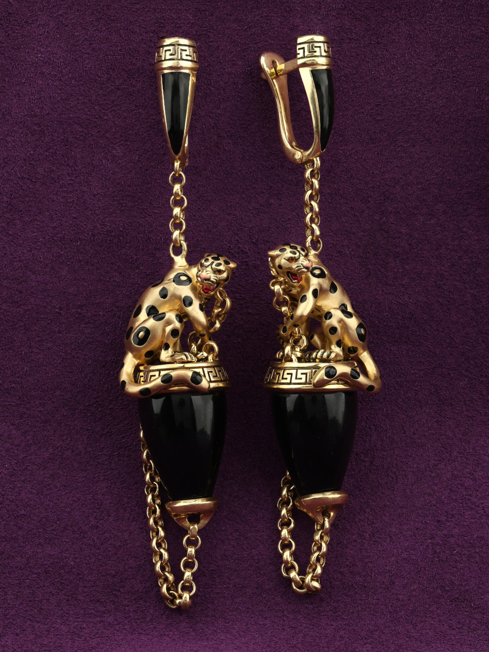 Серьги из лимонного золота c эмалью и ониксом