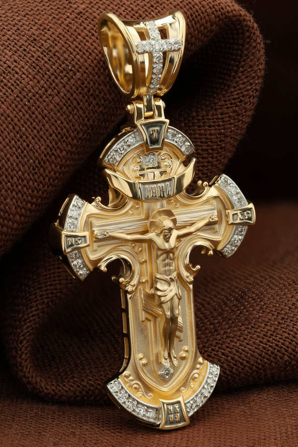 Крест из лимонного золота c бриллиантами