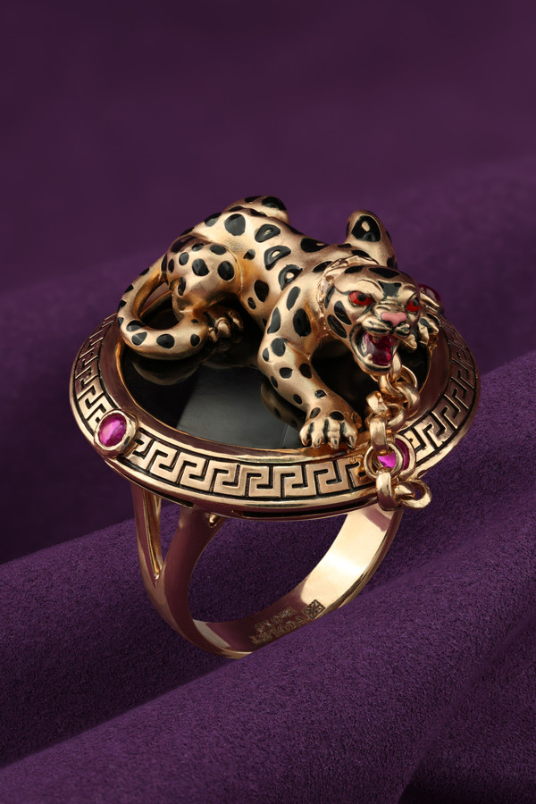 Кольцо из золота c эмалью, ониксом и рубином