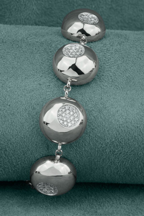 Браслет из белого золота c бриллиантами