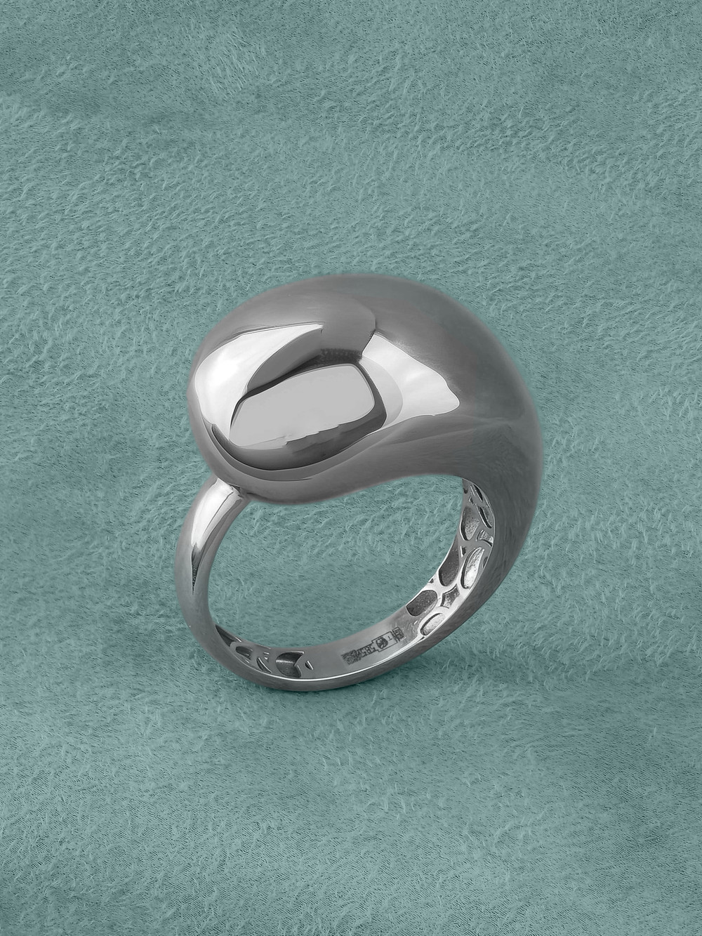 Кольцо из белого золота