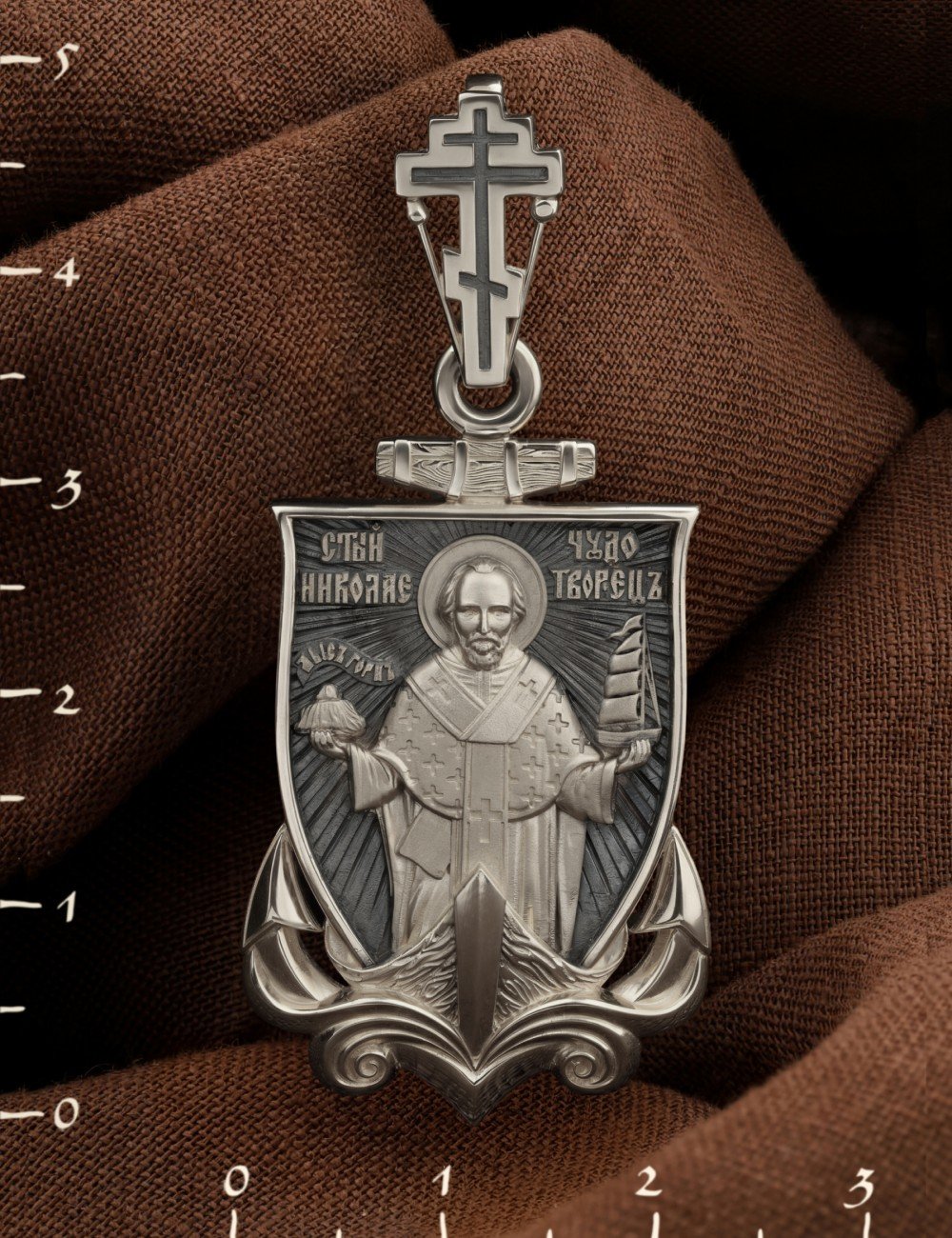 Образок из белого золота 585 пробы c эмалью