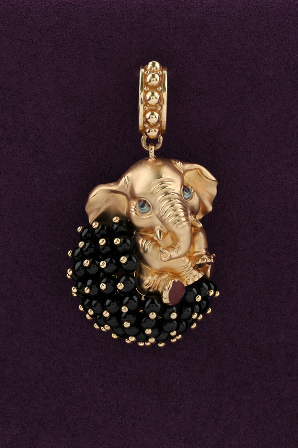 Подвеска из золота c эмалью и ониксом