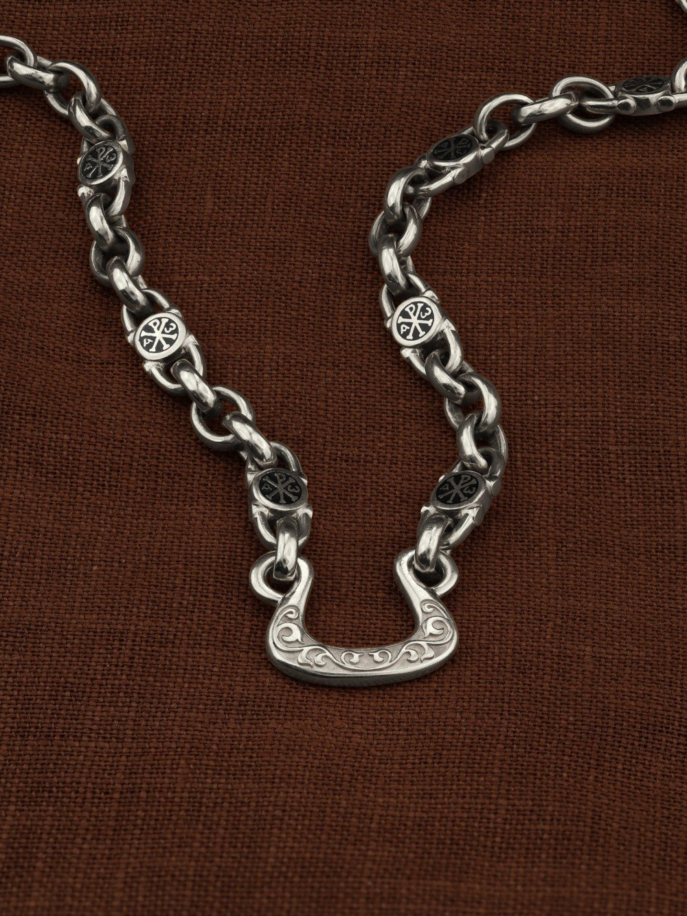 Цепь из белого золота c эмалью