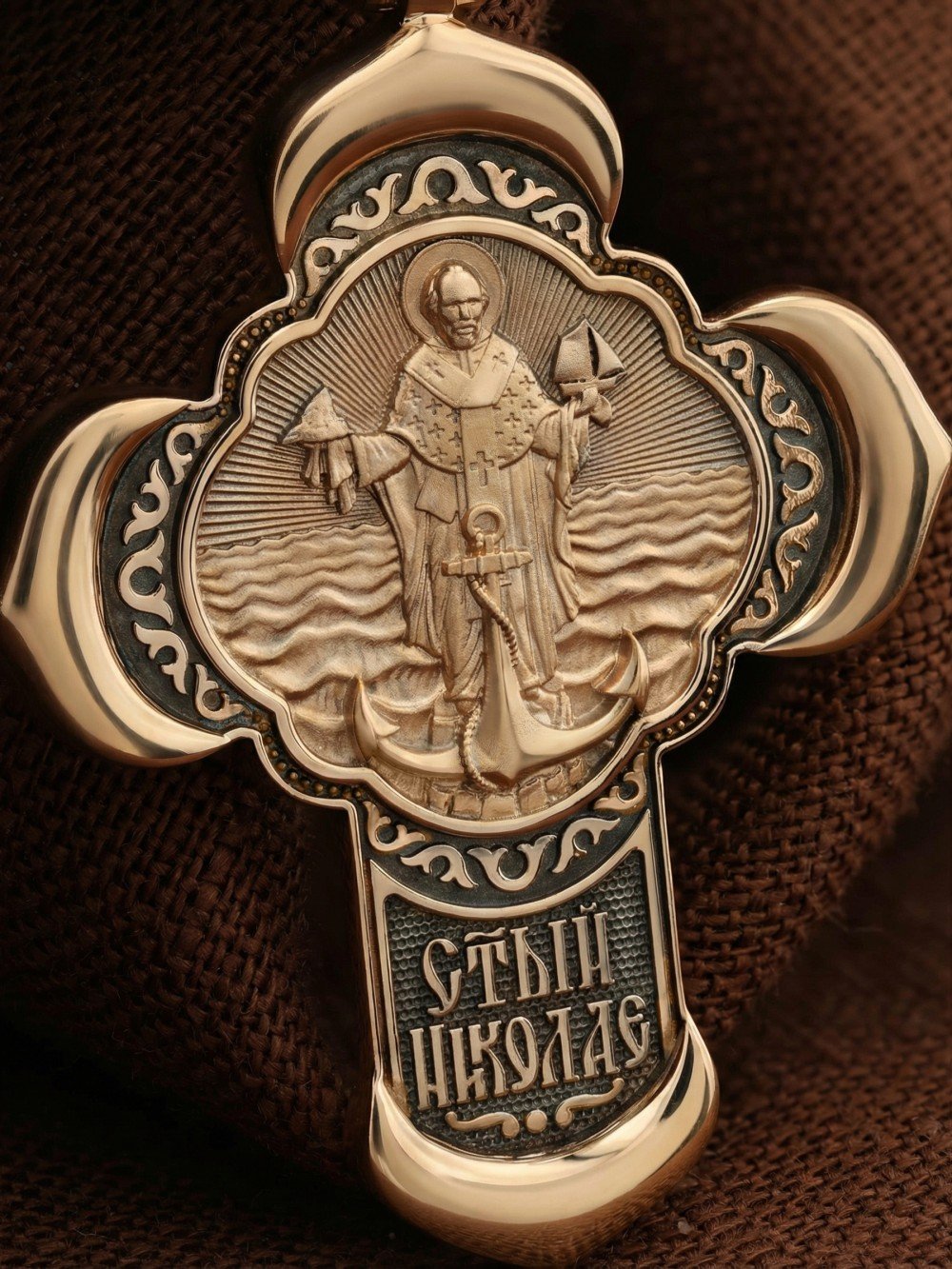 Крест из золота