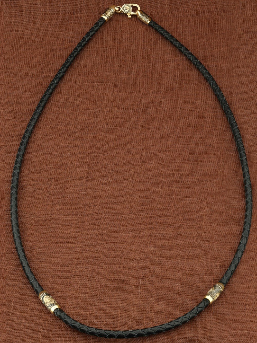 Гайтан из лимонного золота c кожаным шнурком