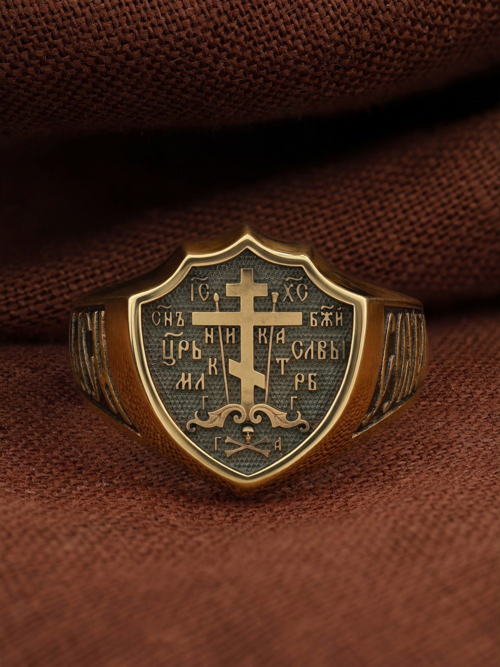 Кольцо из лимонного золота