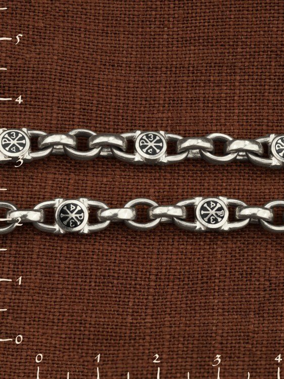 Цепь из белого золота c эмалью