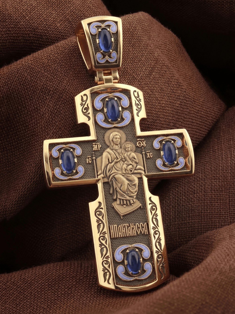 Крест из золота c эмалью и сапфиром