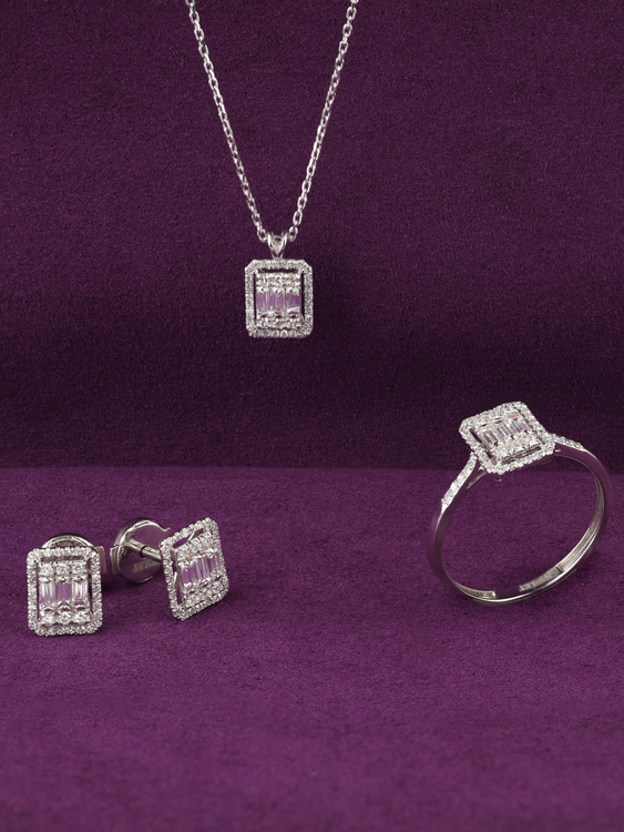 Серьги из белого золота c бриллиантами