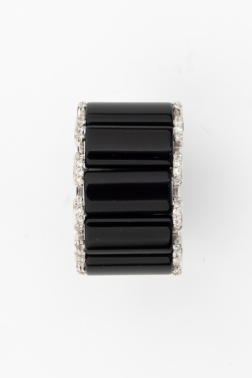 Кольцо из белого золота c бриллиантами и ониксом