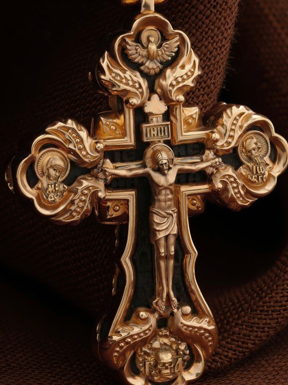 Крест из золота c эбеновым деревом